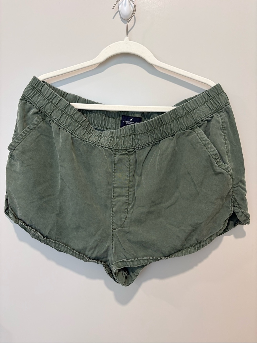 AEO Casual Olive Green Women’s Elastic-Waist Shorts